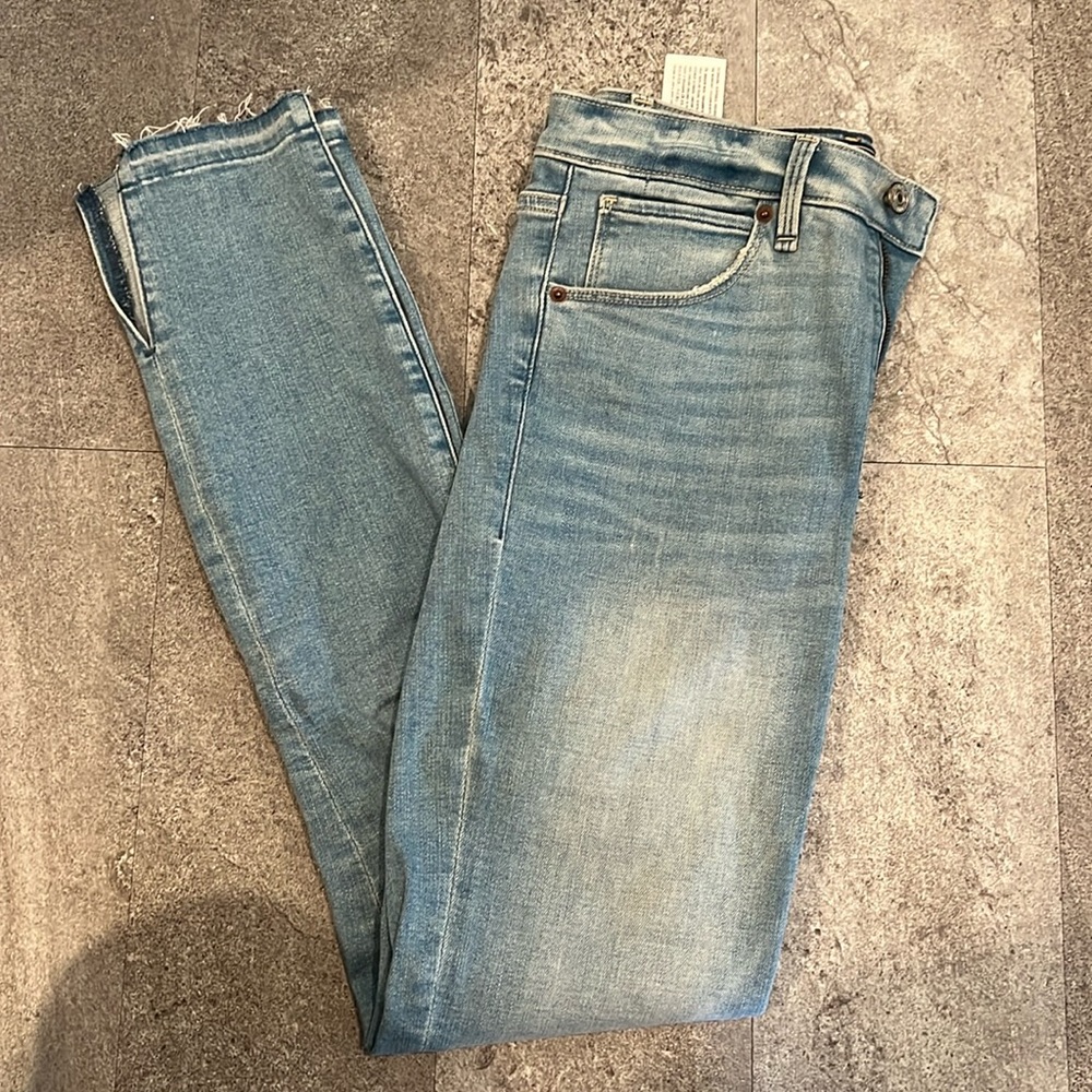 Abercrombie & Fitch Simone high rise ankle jeans size 26 / 2L